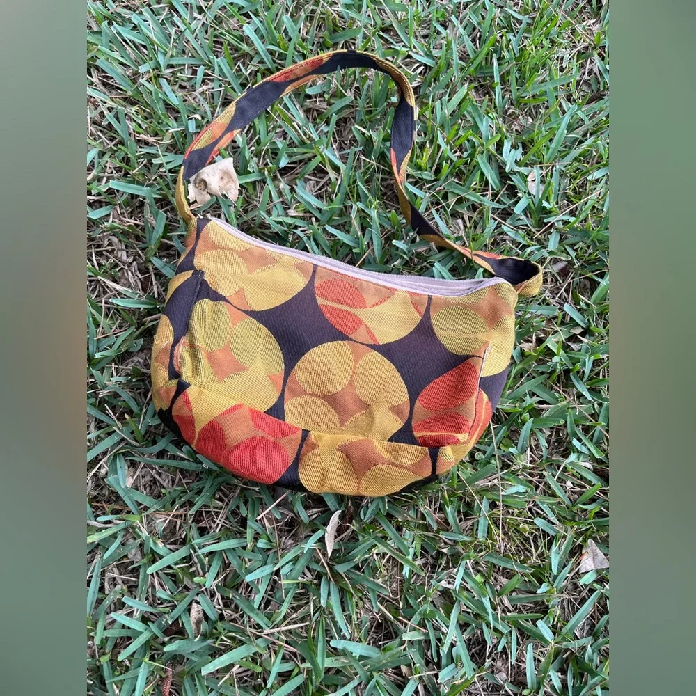 Purse - Picture 2 of 3